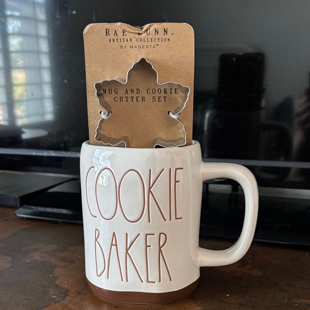 Rae Dunn White and Brown Cookie Baker Mug with Leaf Cutter